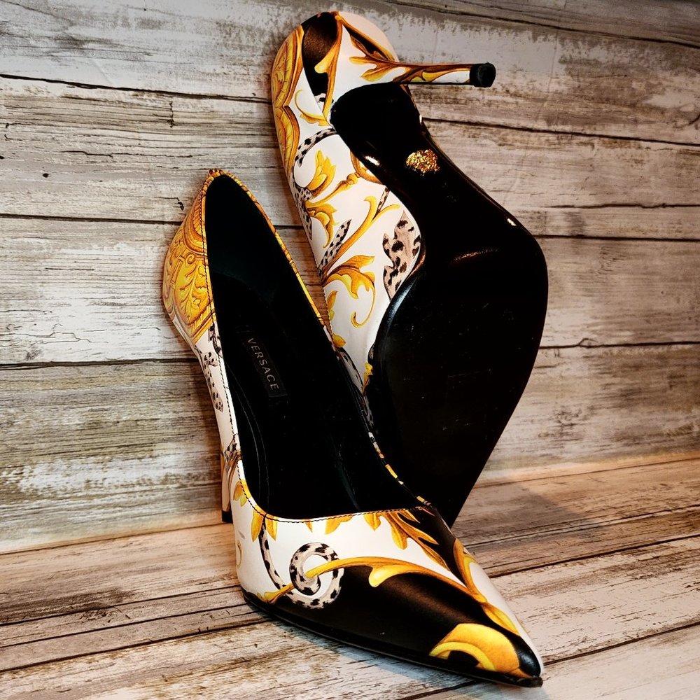 VERSACE PUMPS LEATHER